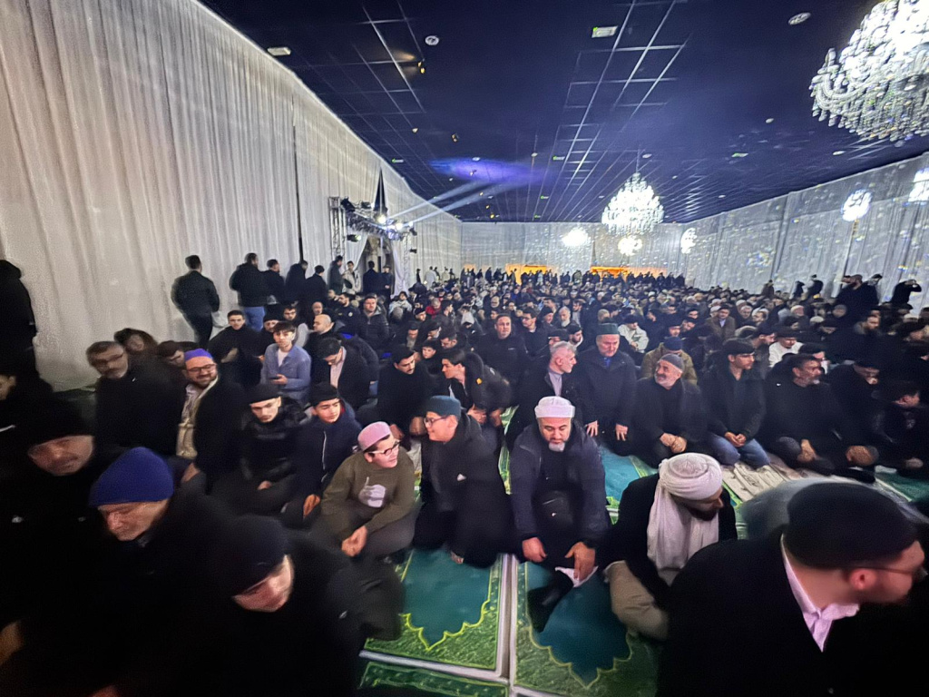 BİF Gençlik Teşkilatı’ndan 1500 Kişilik Cemaatle Sabah Namazı Buluşması